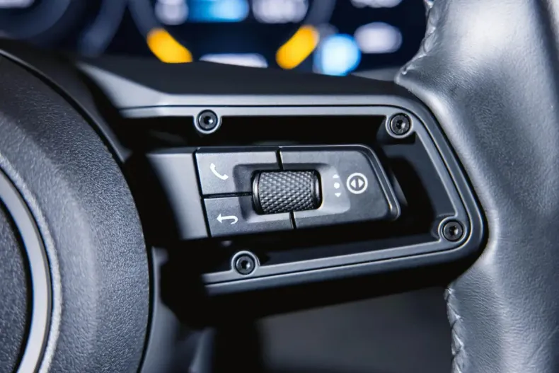 Porsche Taycan din 2024 cu 12.300 km - oferta POR107722 - foto 31