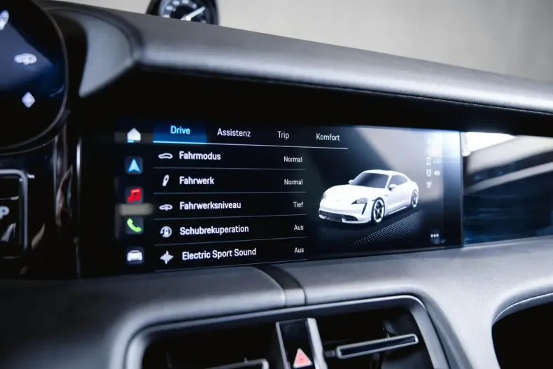 Porsche Taycan din 2024 cu 12.300 km - oferta POR107722 - foto 36