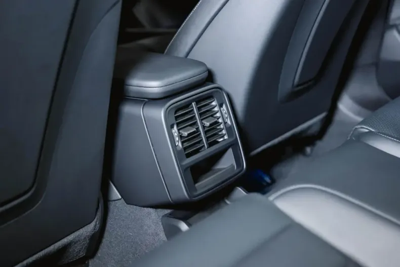 Porsche Taycan din 2024 cu 12.300 km - oferta POR107722 - foto 42