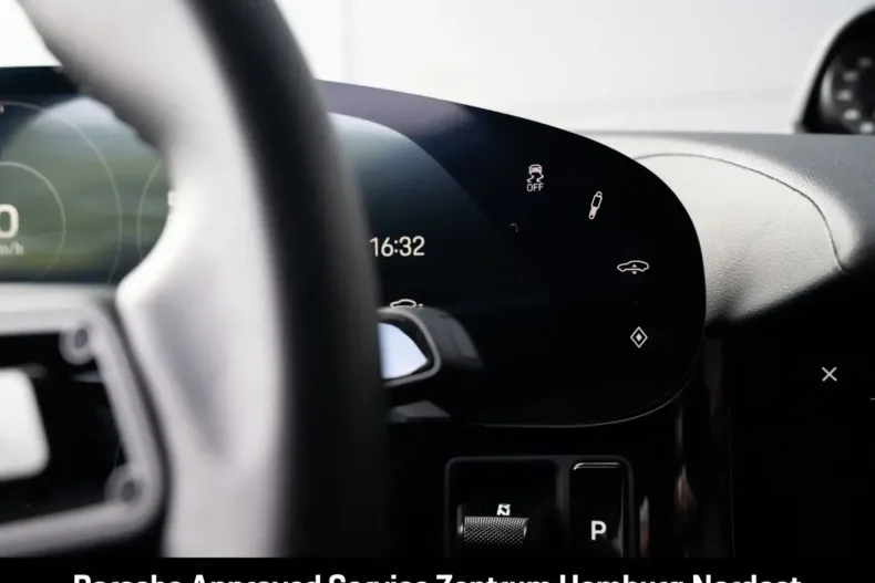 Porsche Taycan din 2024 cu 21.390 km - oferta POR107724 - foto 34