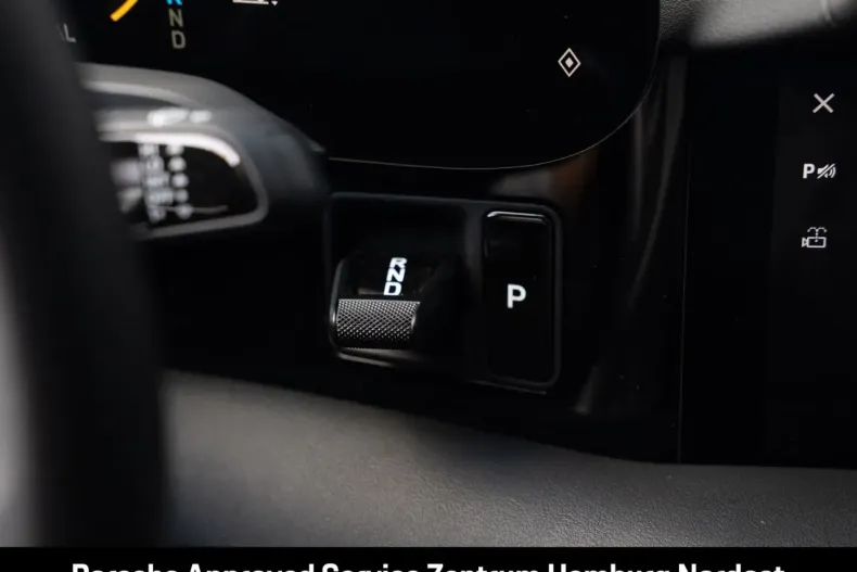 Porsche Taycan din 2024 cu 21.390 km - oferta POR107724 - foto 39