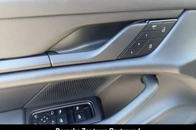 Porsche Taycan din 2024 cu 22.078 km - oferta POR107727 - foto 16