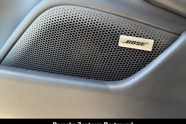 Porsche Taycan din 2024 cu 22.078 km - oferta POR107727 - foto 24