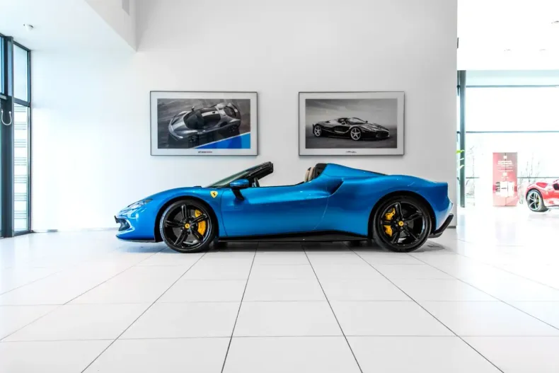 Ferrari 296 GTS din 2023 cu 27.863 km - oferta FER107728 - foto 1