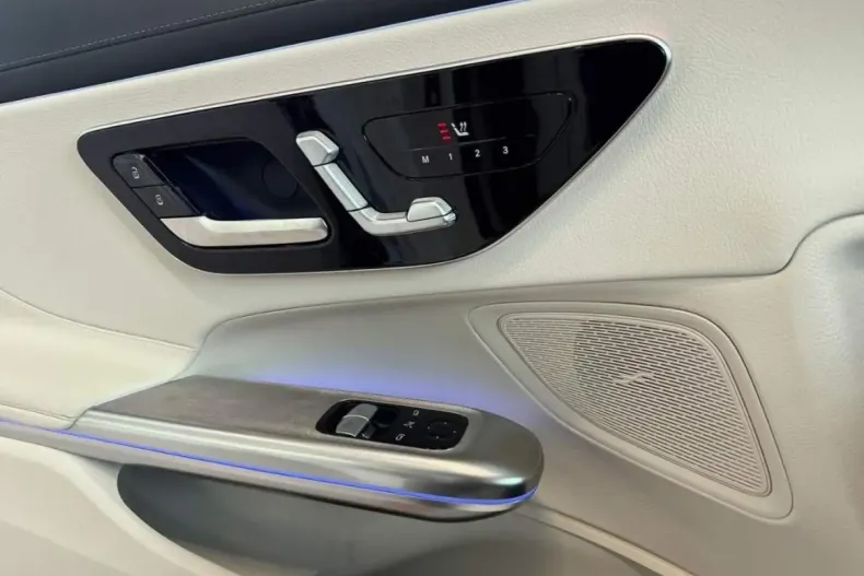 Mercedes-Benz CLE 300 din 2024 cu 13.700 km - oferta MER107734 - foto 7