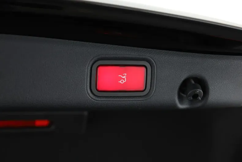 Mercedes-Benz E 400 din 2023 cu 37.700 km - oferta MER107735 - foto 9