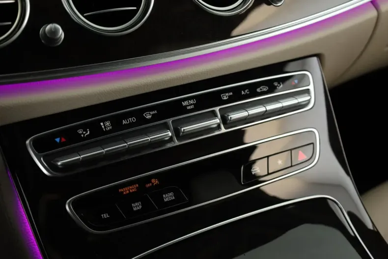 Mercedes-Benz E 400 din 2023 cu 37.700 km - oferta MER107735 - foto 19