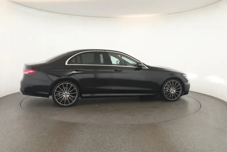Mercedes-Benz E 400 din 2023 cu 37.700 km - oferta MER107735 - foto 27