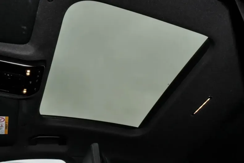 Mercedes-Benz GLC 300 din 2025 cu 6.140 km - oferta MER107753 - foto 10