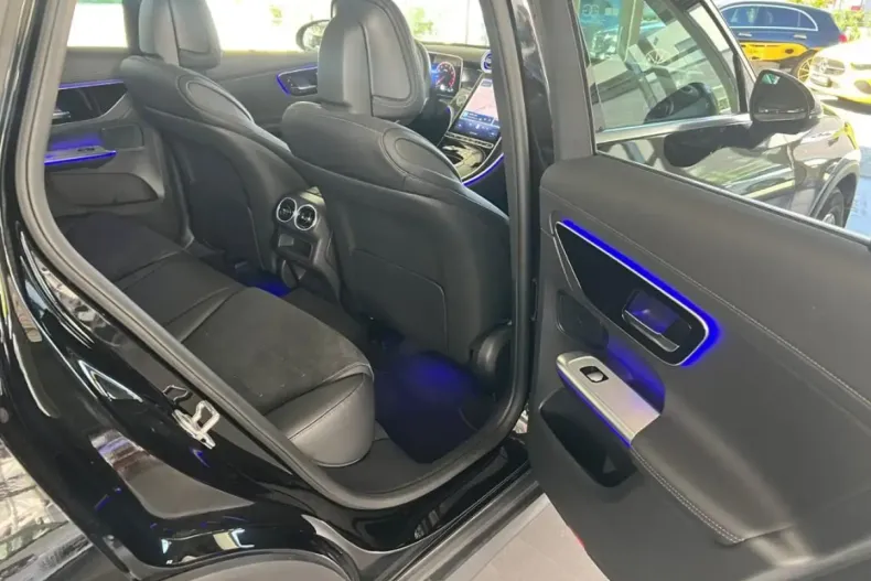 Mercedes-Benz GLC 200 din 2024 cu 7.500 km - oferta MER107754 - foto 10