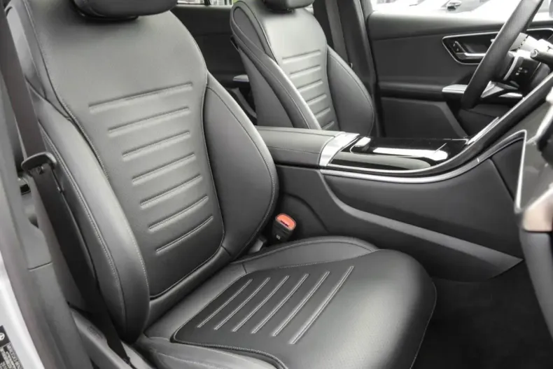 Mercedes-Benz GLC 200 din 2024 cu 23.260 km - oferta MER107757 - foto 6