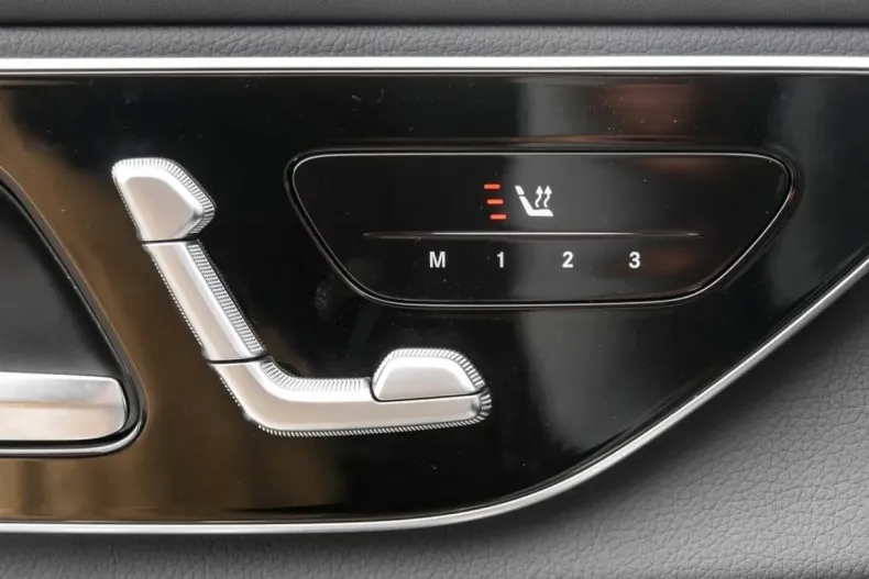 Mercedes-Benz GLC 200 din 2024 cu 23.260 km - oferta MER107757 - foto 12