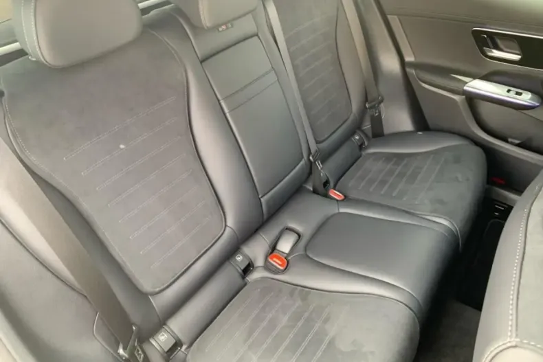 Mercedes-Benz GLC 200 din 2024 cu 14.100 km - oferta MER107761 - foto 11