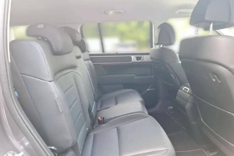 Hyundai SANTA FE din 2025 cu 17.727 km - oferta HYU107772 - foto 13