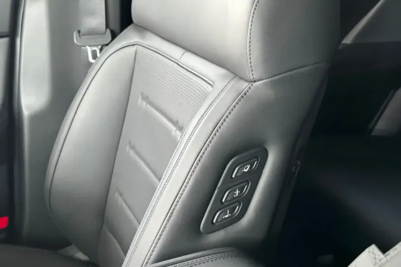 Hyundai SANTA FE din 2025 cu 18.800 km - oferta HYU107783 - foto 20