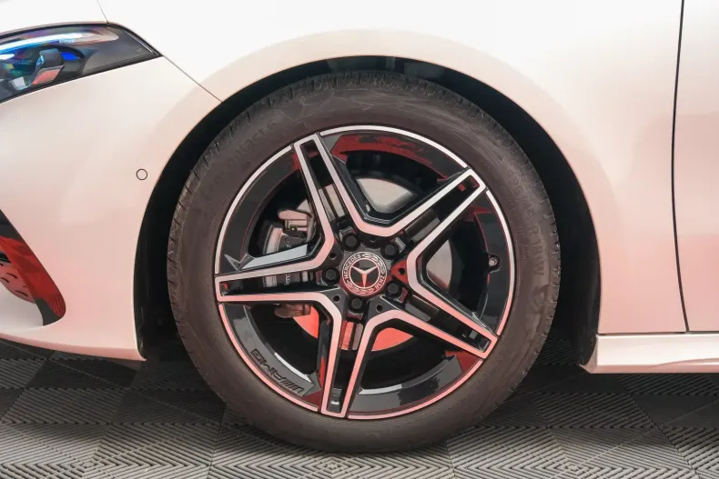 Mercedes-Benz A 180 din 2024 cu 13.000 km - oferta MER107784 - foto 8