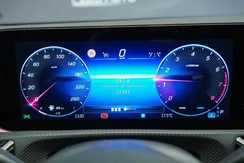 Mercedes-Benz A 180 din 2024 cu 13.000 km - oferta MER107784 - foto 13