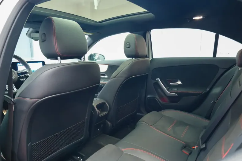 Mercedes-Benz A 180 din 2024 cu 13.000 km - oferta MER107784 - foto 19