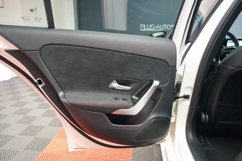 Mercedes-Benz A 180 din 2024 cu 13.000 km - oferta MER107784 - foto 27