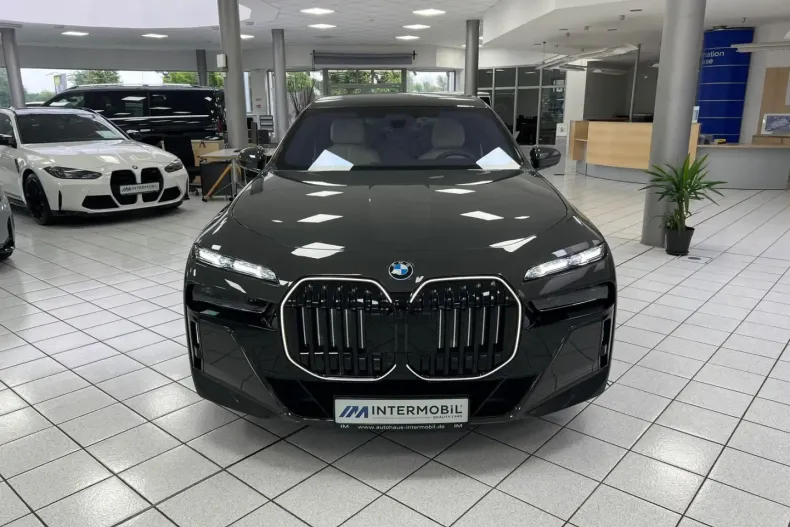 BMW i7 din 2024 cu 22.700 km - oferta BMW107805 - foto 2