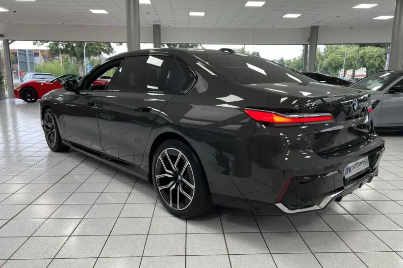 BMW i7 din 2024 cu 22.700 km - oferta BMW107805 - foto 5