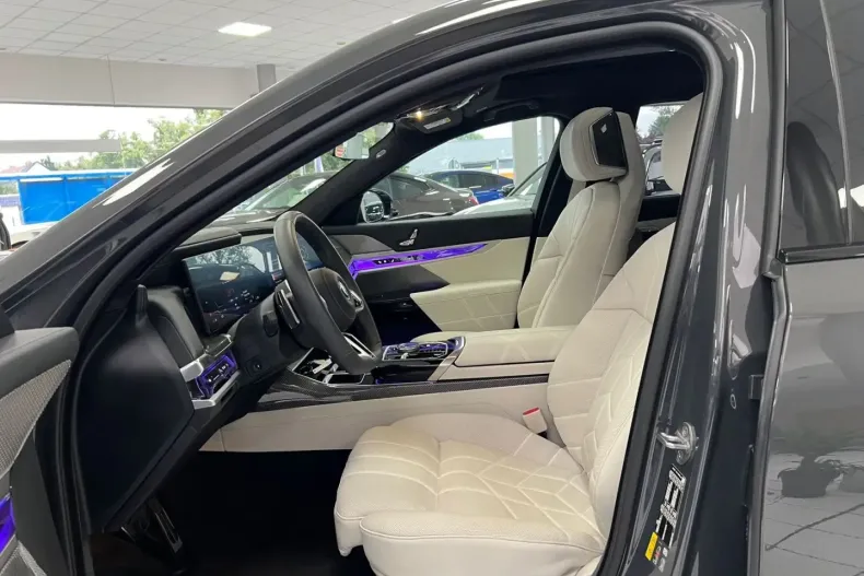 BMW i7 din 2024 cu 22.700 km - oferta BMW107805 - foto 10