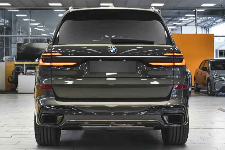 BMW X7 din 2024 cu 56.034 km - oferta BMW107806 - foto 3