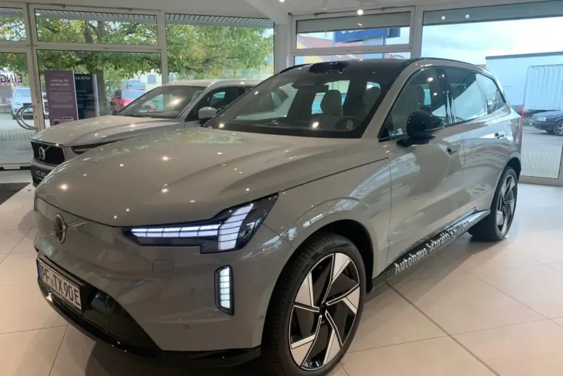 Volvo EX90 din 2024 cu 5.000 km - oferta VOL107807 - foto 1