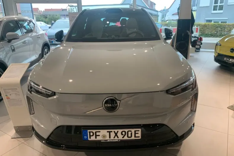 Volvo EX90 din 2024 cu 5.000 km - oferta VOL107807 - foto 3