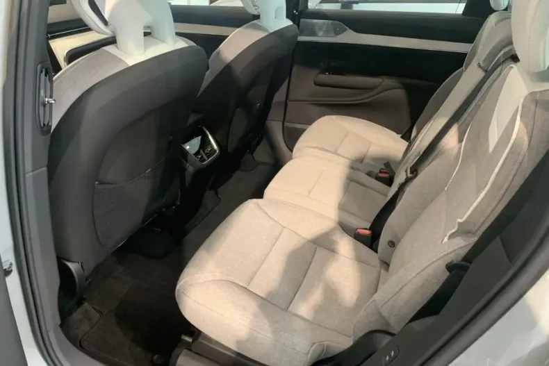 Volvo EX90 din 2024 cu 5.000 km - oferta VOL107807 - foto 8