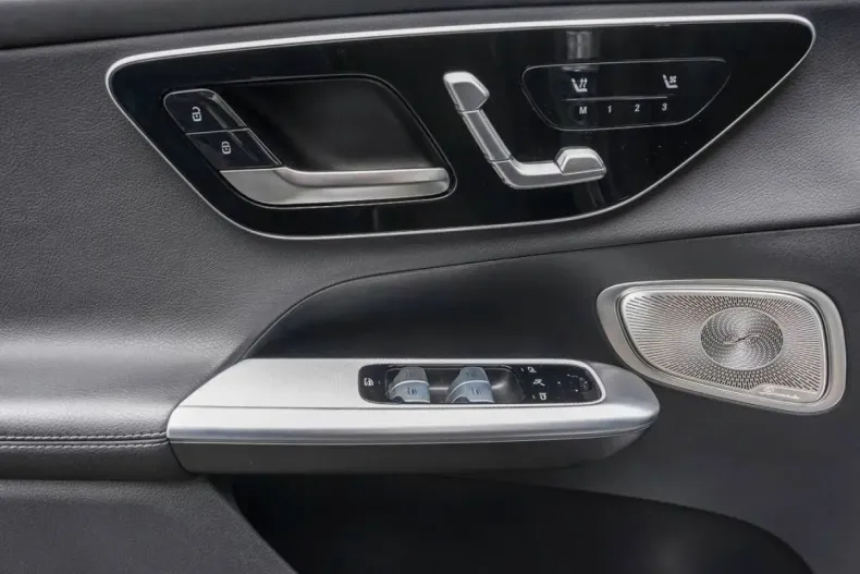 Mercedes-Benz GLC 300 din 2023 cu 74.000 km - oferta MER107836 - foto 10