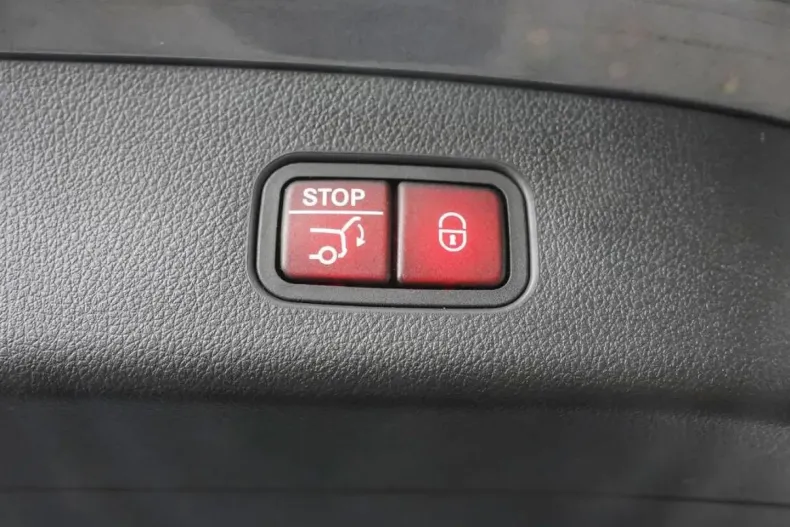 Mercedes-Benz GLC 300 din 2023 cu 74.000 km - oferta MER107836 - foto 11