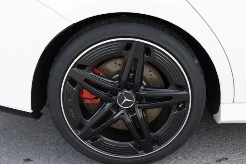 Mercedes-Benz CLA 35 AMG din 2024 cu 21.846 km - oferta MER107843 - foto 5