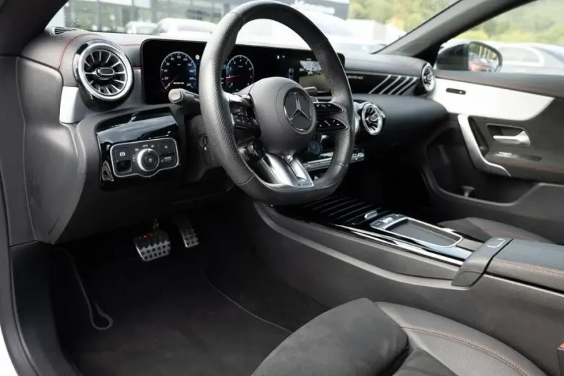 Mercedes-Benz CLA 35 AMG din 2024 cu 21.846 km - oferta MER107843 - foto 19