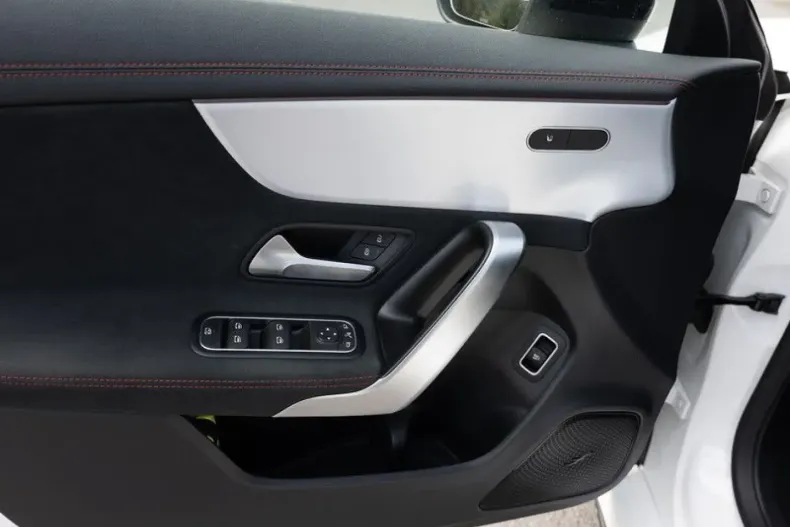 Mercedes-Benz CLA 35 AMG din 2024 cu 21.846 km - oferta MER107843 - foto 21