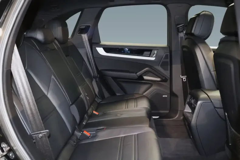 Porsche Cayenne din 2023 cu 19.890 km - oferta POR107854 - foto 6