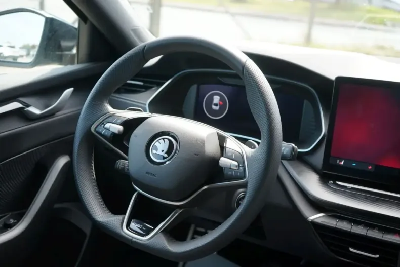 Skoda Octavia din 2024 cu 7.420 km - oferta SKO107859 - foto 9