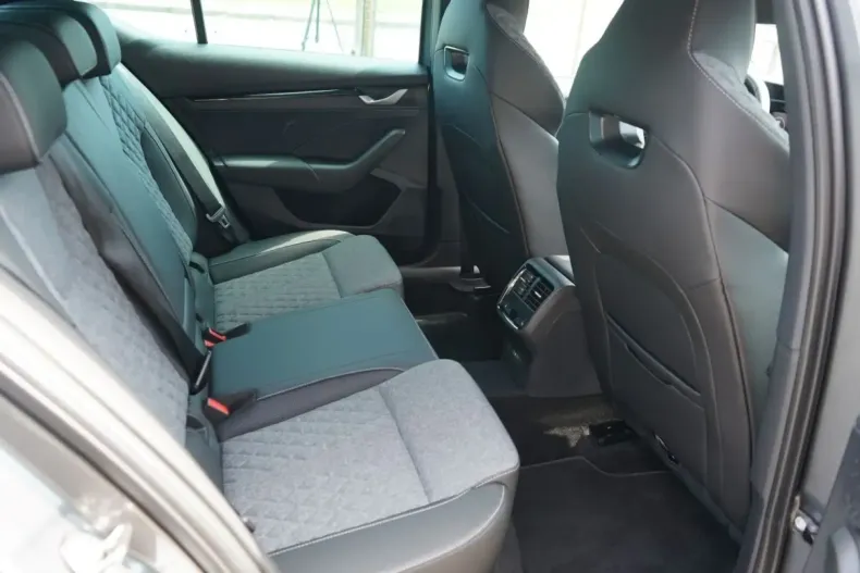 Skoda Octavia din 2024 cu 7.420 km - oferta SKO107859 - foto 12