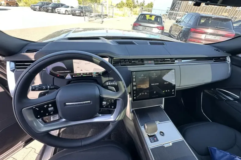 Land Rover Range Rover din 2024 cu 9.500 km - oferta LAN107874 - foto 8