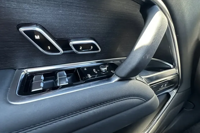 Land Rover Range Rover din 2024 cu 9.500 km - oferta LAN107874 - foto 10