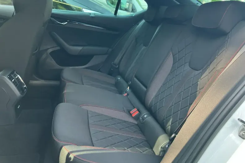 Skoda Octavia din 2024 cu 19.300 km - oferta SKO107881 - foto 10