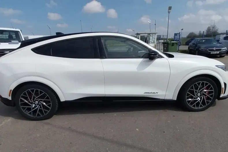 Ford Mustang Mach-E din 2023 cu 69.642 km - oferta FOR107886 - foto 2