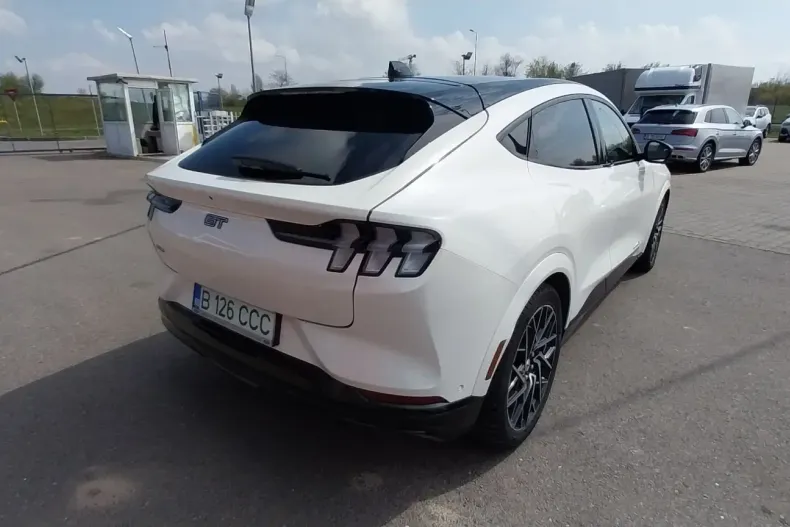 Ford Mustang Mach-E din 2023 cu 69.642 km - oferta FOR107886 - foto 3