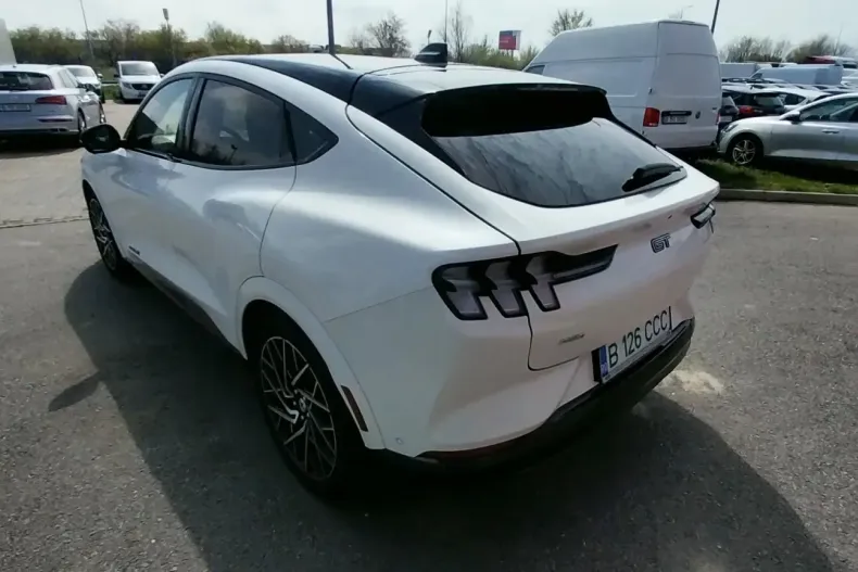 Ford Mustang Mach-E din 2023 cu 69.642 km - oferta FOR107886 - foto 5