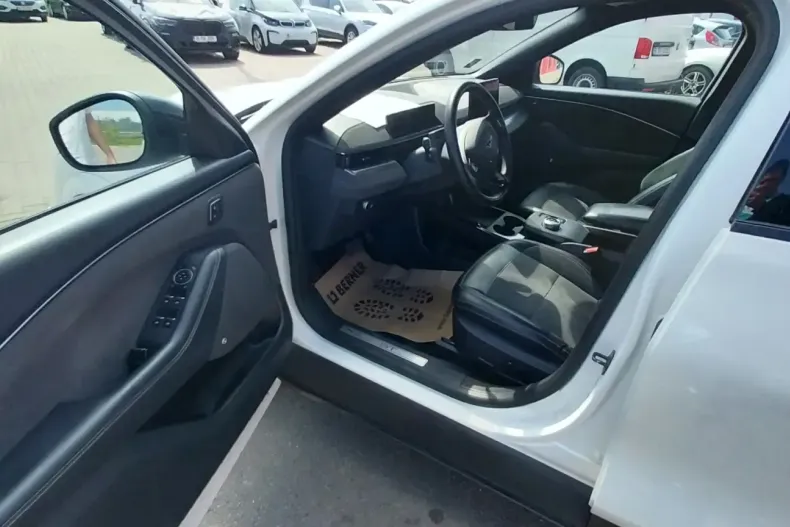 Ford Mustang Mach-E din 2023 cu 69.642 km - oferta FOR107886 - foto 10