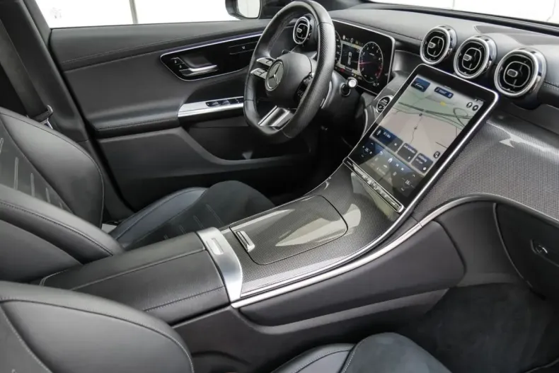 Mercedes-Benz GLC 200 din 2023 cu 47.829 km - oferta MER107896 - foto 4