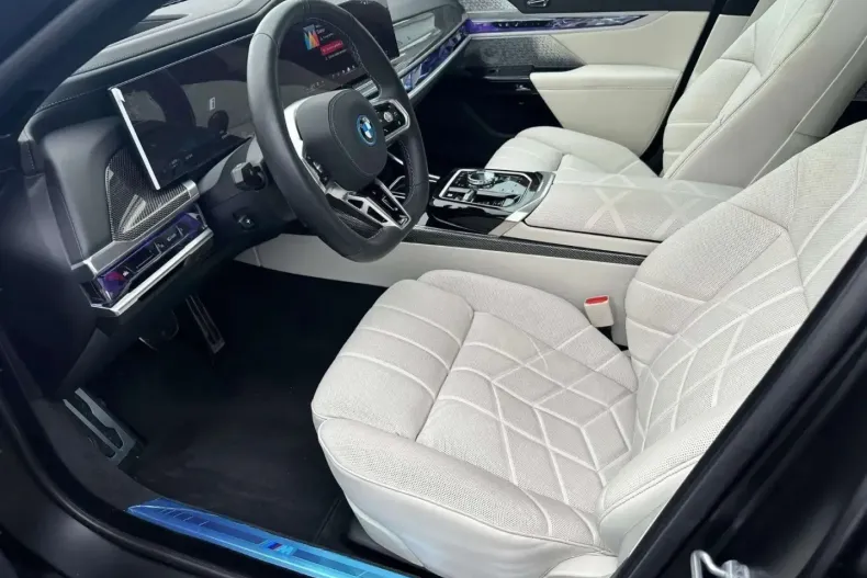 BMW M760 din 2025 cu 9.400 km - oferta BMW107910 - foto 9