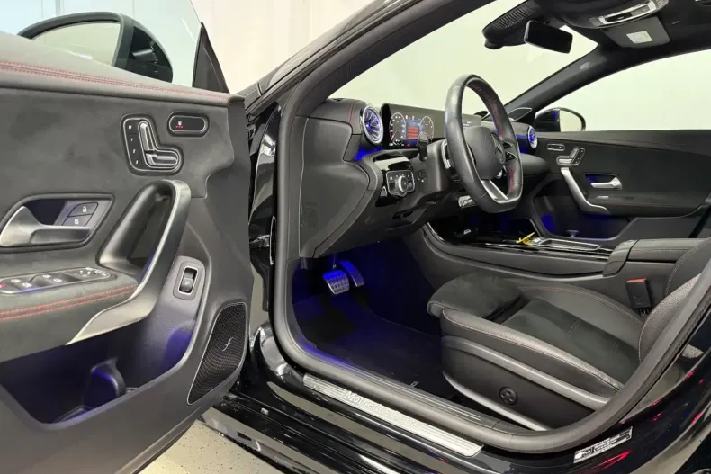 Mercedes-Benz CLA 200 din 2024 cu 37.000 km - oferta MER107914 - foto 10