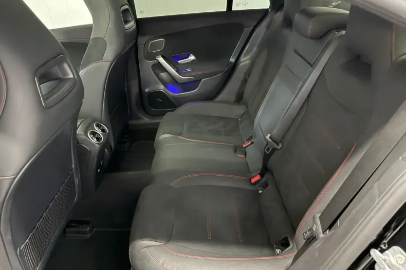 Mercedes-Benz CLA 200 din 2024 cu 37.000 km - oferta MER107914 - foto 14