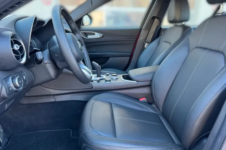 Alfa Romeo Giulia din 2023 cu 22.914 km - oferta ALF107995 - foto 6